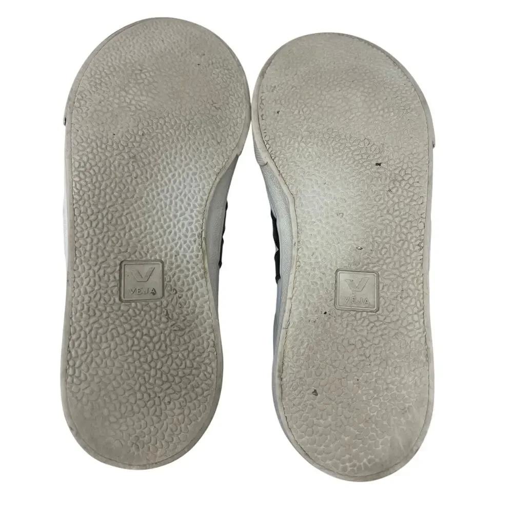 Women’s Veja Esplar Sneakers in Size 8